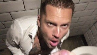 Blowjob in the WC of the night club