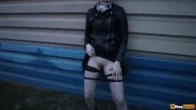 ebony rubbing and cumming